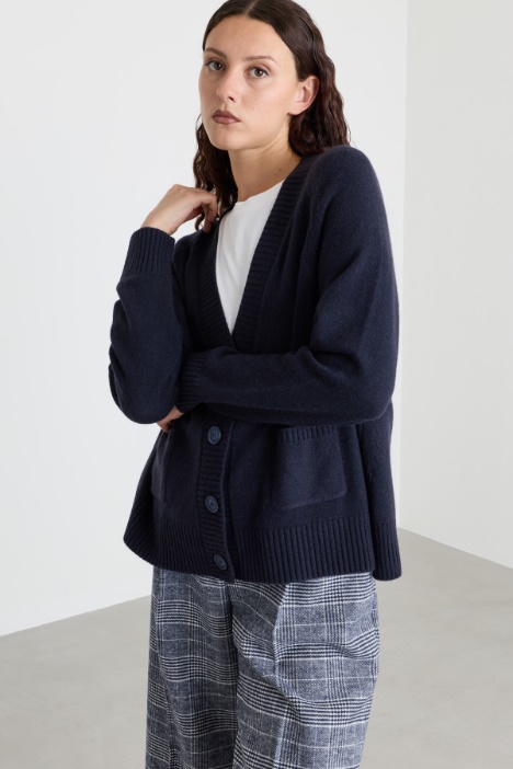 V-neck cardigan with pockets - Intrend