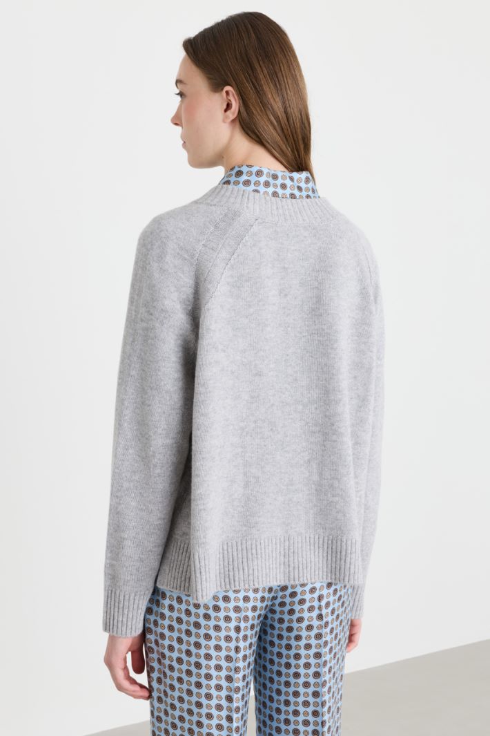 Cardigan aus Wolle und Kaschmir mit V-Ausschnitt - GRAU - Intrend - 4