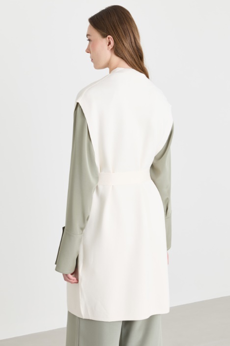 Gilet lungo in viscosa con cintura