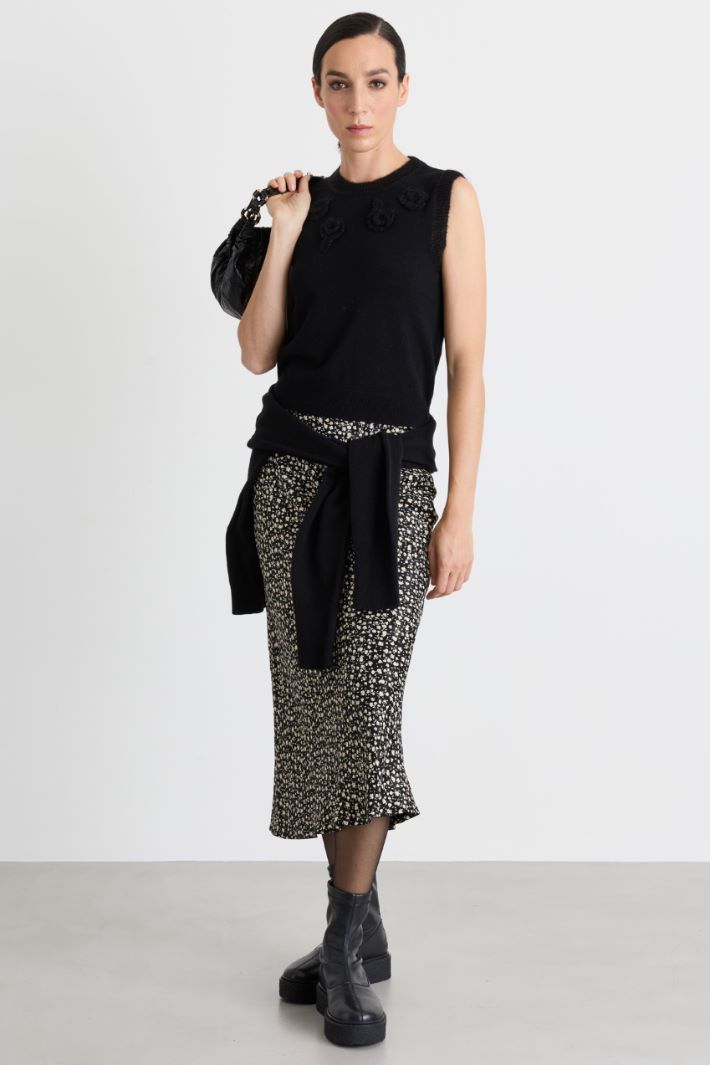 Floral-Appliqué Gilet - BLACK - Intrend