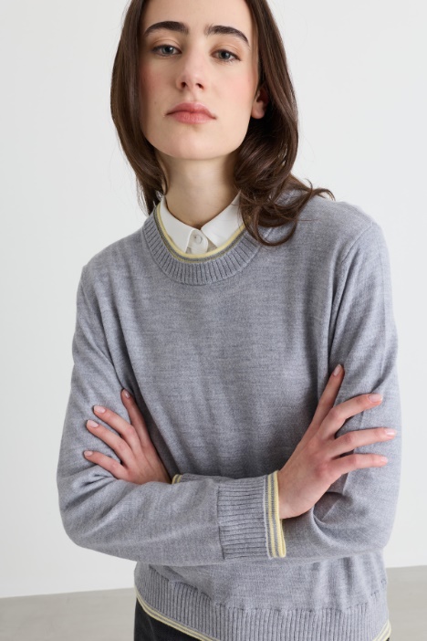 Maglia in pura lana con doppi bordi