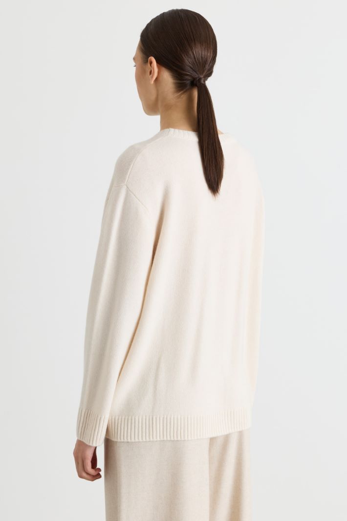 Oversized long-sleeved jumper - WHITE - Intrend - 4