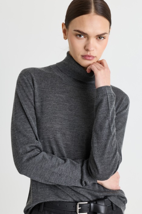 Maglia dolcevita in lana e cashmere