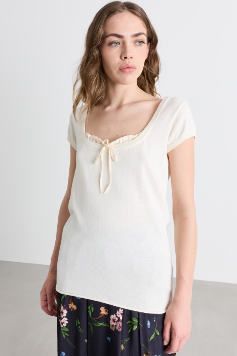 Bow-detail Top - Intrend