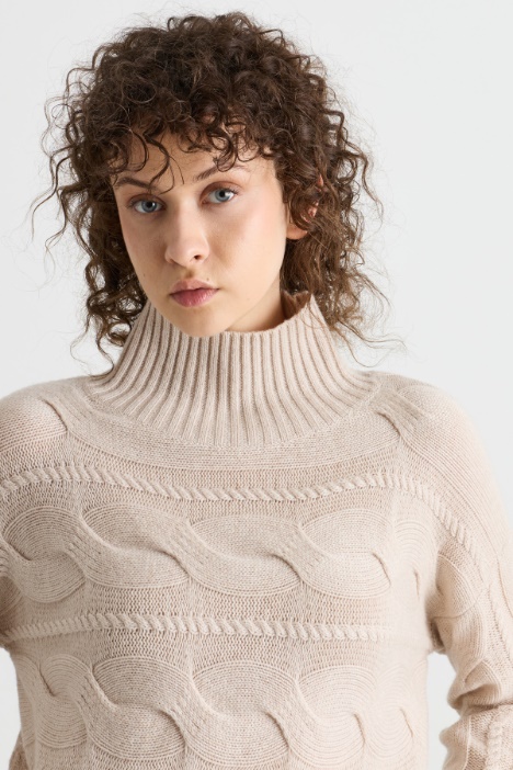 Maglia in cashmere e lana a trecce