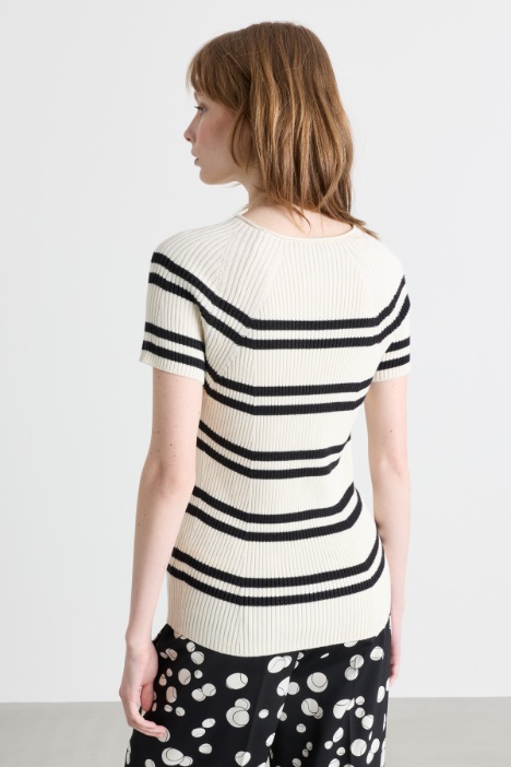 Maglia slim a coste