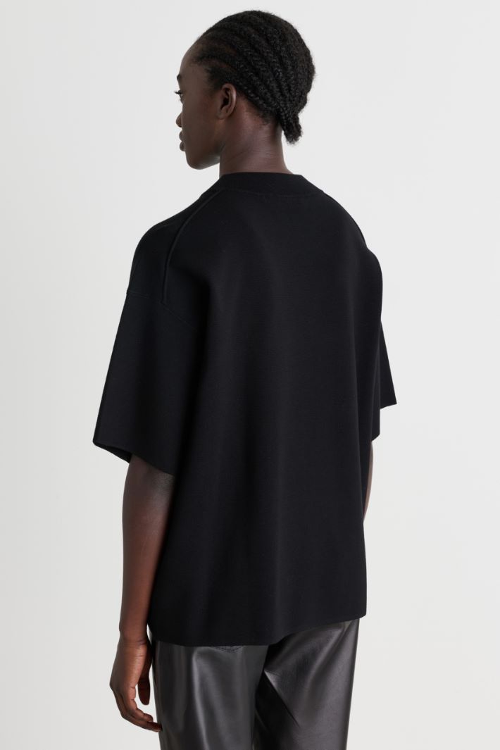 Boxy short-sleeved top - BLACK - Intrend - 4