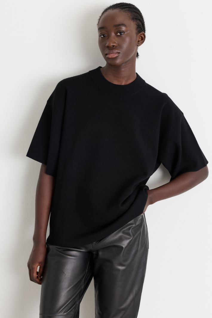 Boxy short-sleeved top - BLACK - Intrend - 2