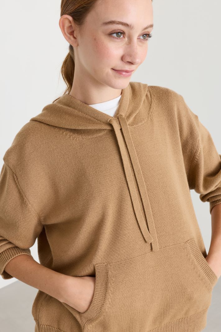 Hooded wool jumper - CAMEL - Intrend - 3