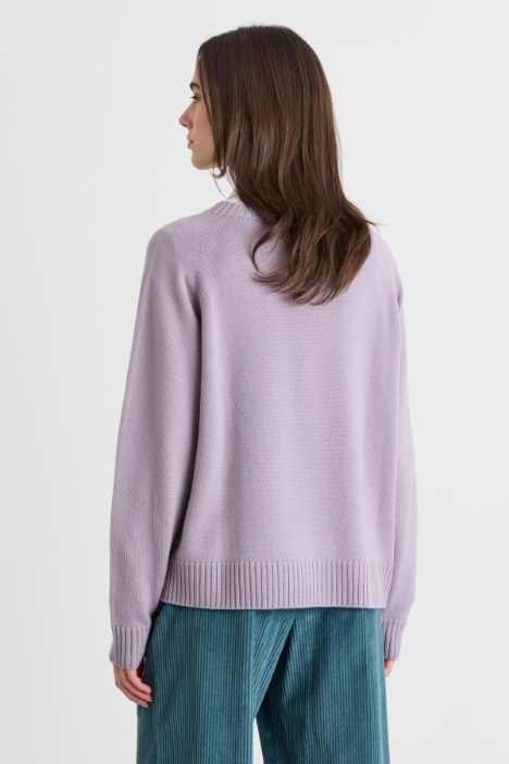 Maglia morbida in lana a coste