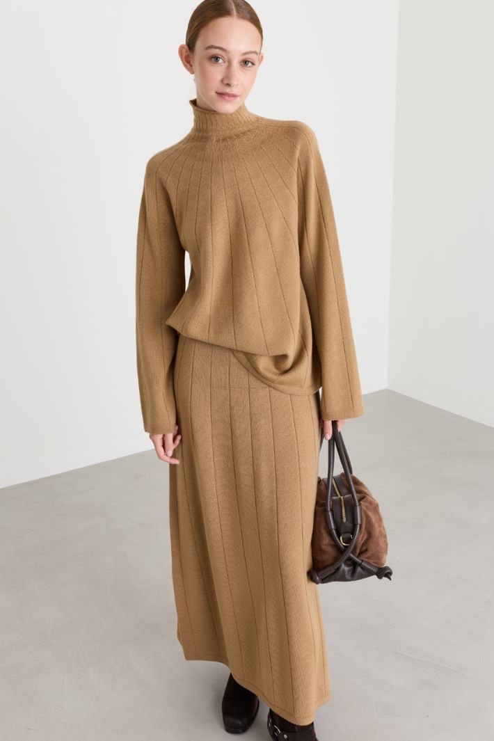 Flared-Sleeve Turtleneck Jumper - CAMEL - Intrend - 2