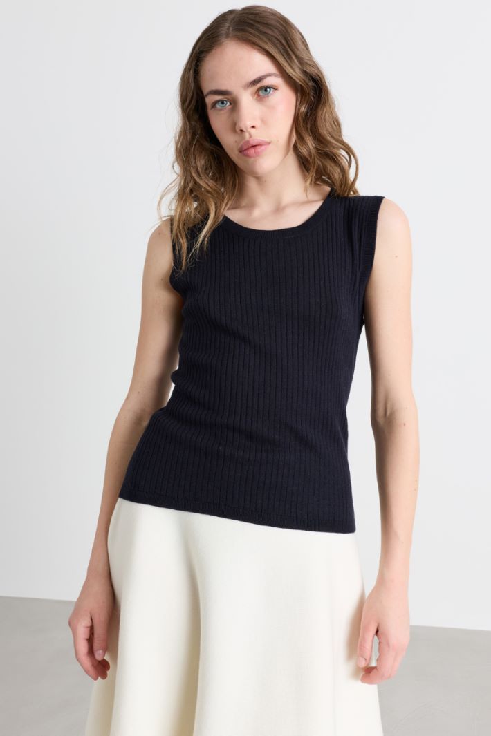 Maglia aderente smanicata - BLU - Intrend - 2