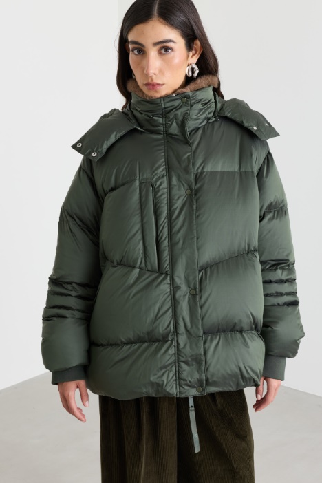 Piumino oversize con cappuccio