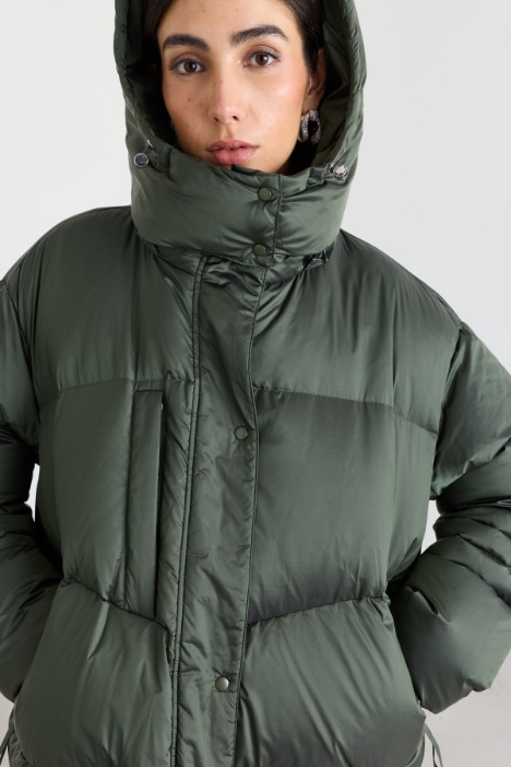 Piumino oversize con cappuccio