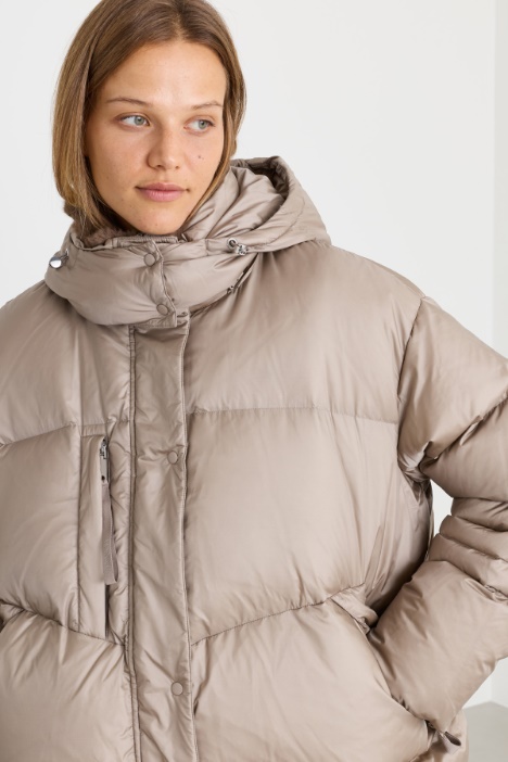 Piumino oversize con cappuccio