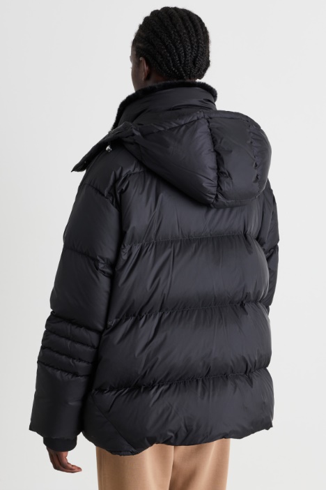 Piumino oversize con cappuccio