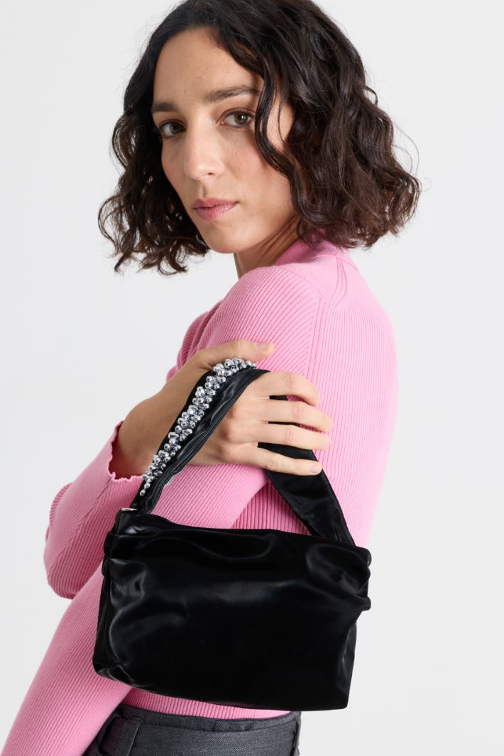 Clutch con bordado joya - NEGRO - Intrend - 5