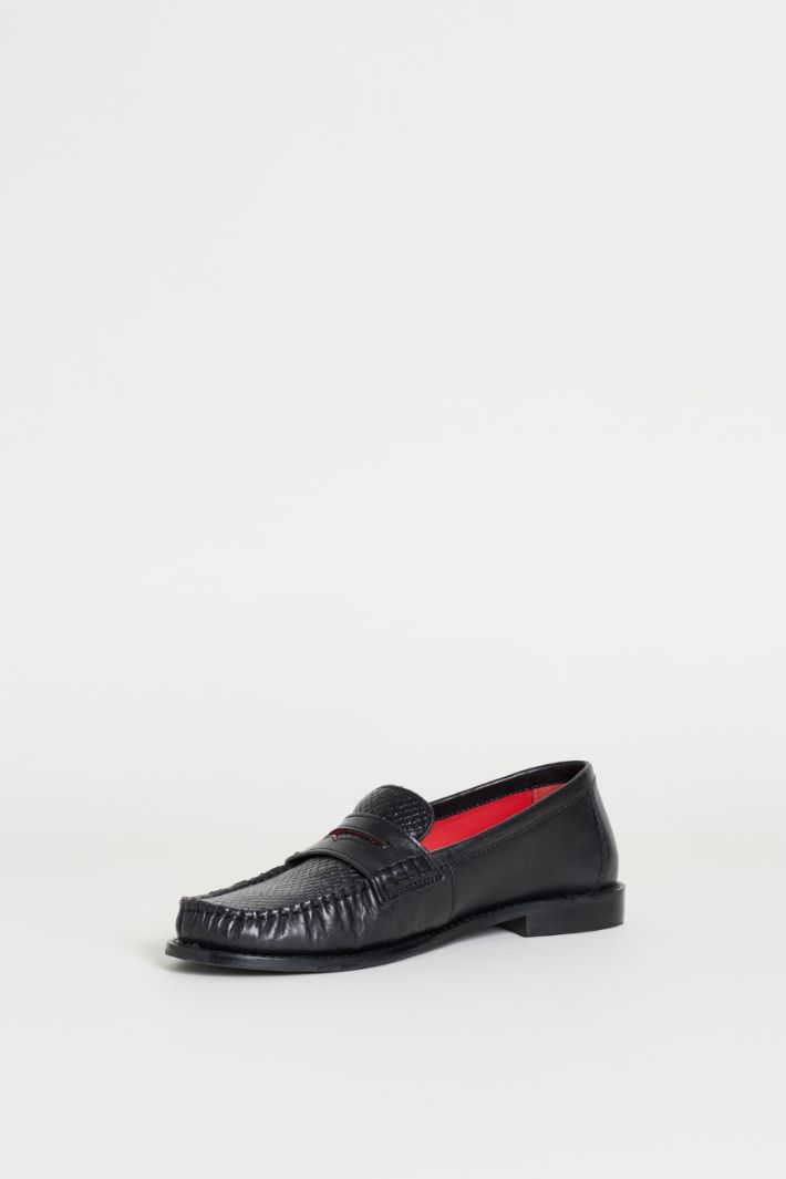 Mocasines con estampado efecto reptil - NEGRO - Intrend - 3