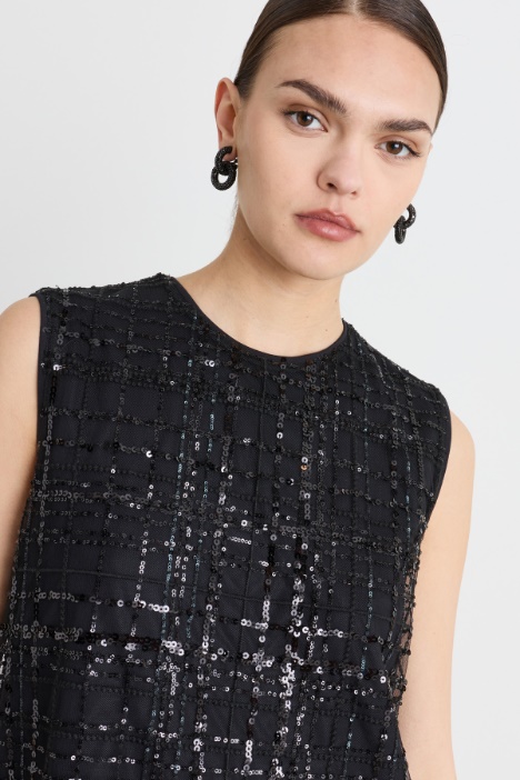 Abito in tulle ricamato