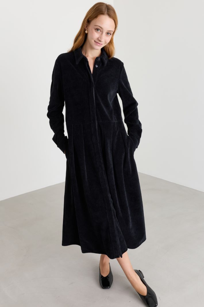 Corduroy shirt dress - BLACK - Intrend - 2