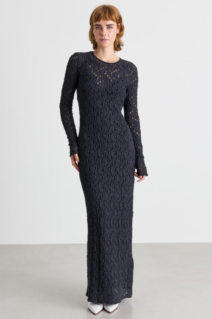 Slim-fit cloqué lace dress - BLUE - Intrend - 2