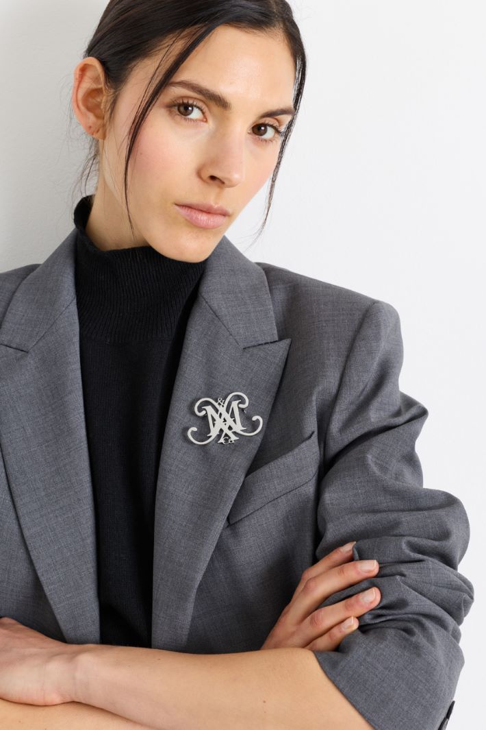 Pin metálico con emblema - PLATA - Intrend - 3