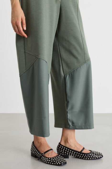 Joggers cropped in jersey di lana con inserti