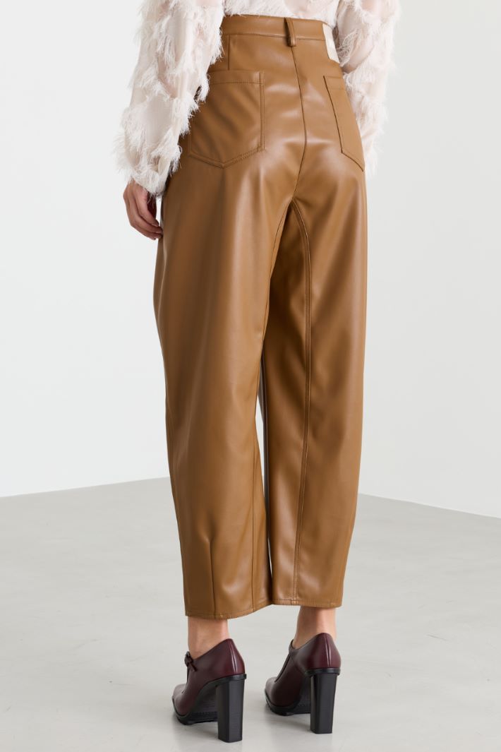 Coated jersey barrel-leg trousers - BROWN - Intrend - 4