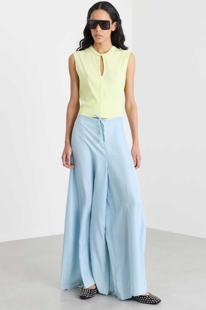Top cut-out a costine - GIALLO - Intrend