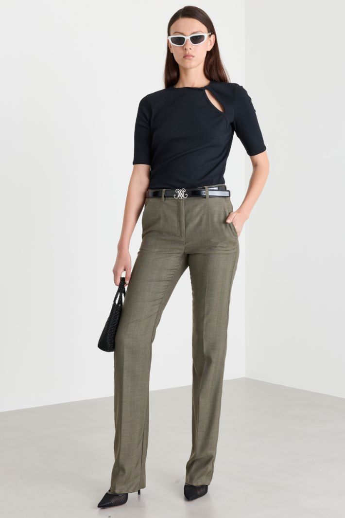 T-shirt con cut-out a costine - NERO - Intrend