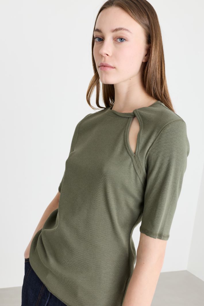 T-shirt con cut-out a costine - VERDE - Intrend - 3