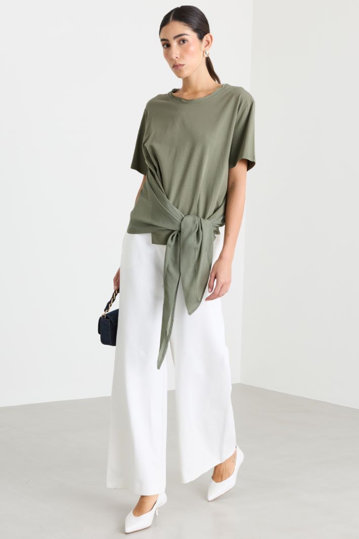 T-shirt con dettaglio a nodo - VERDE - Intrend