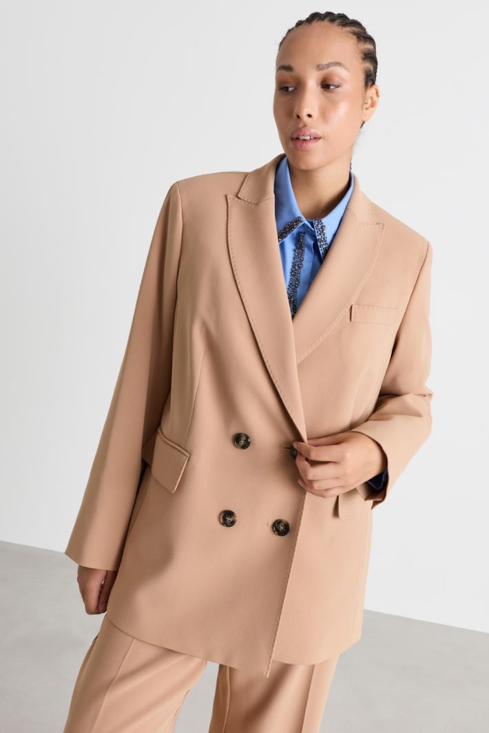 Doppelreihiger Blazer aus Cady - KAMEL - Intrend - 3