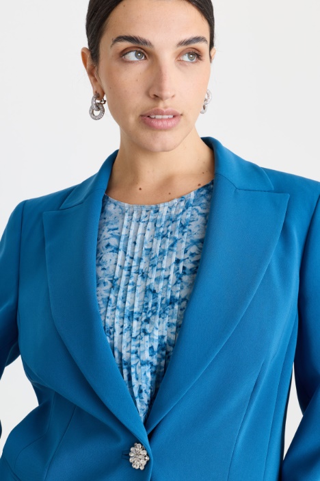 Blazer in cady con bottone gioiello