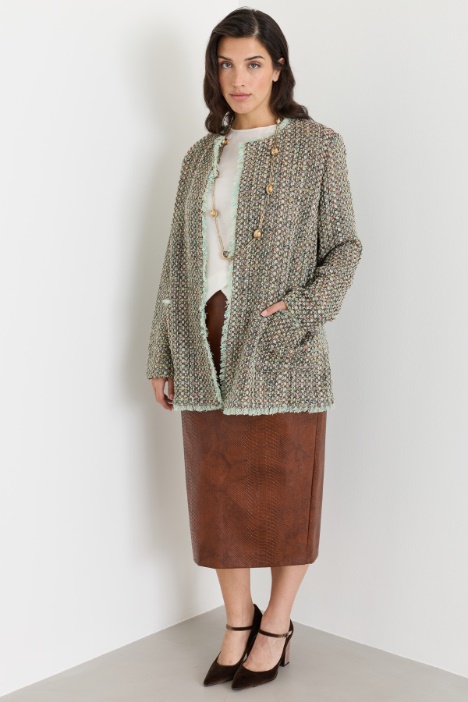 Chaqueta con acabados deshilachados - Intrend