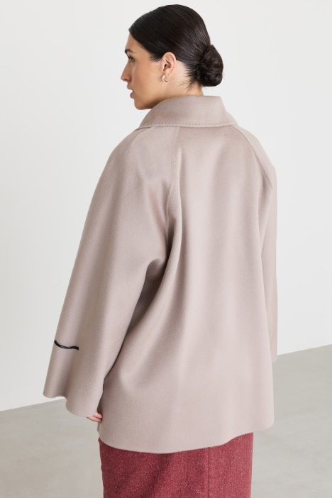 Cappotto in double di lana con maxi rever