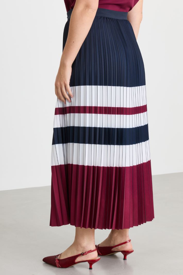 Sunray pleated skirt - BLUE BORDEAUX - Intrend - 4