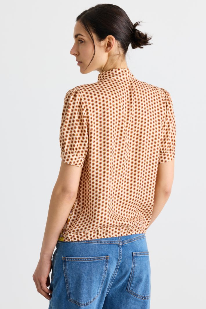 Blusa stampata con collo a foulard - ARANCIONE - Intrend - 4