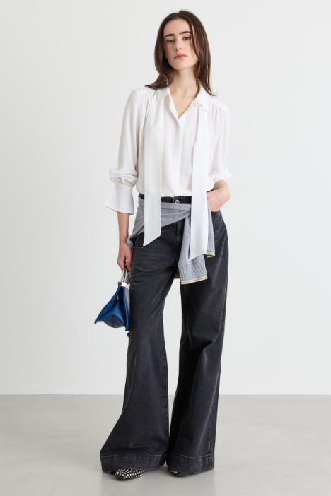 Blusa con fiocco - Intrend