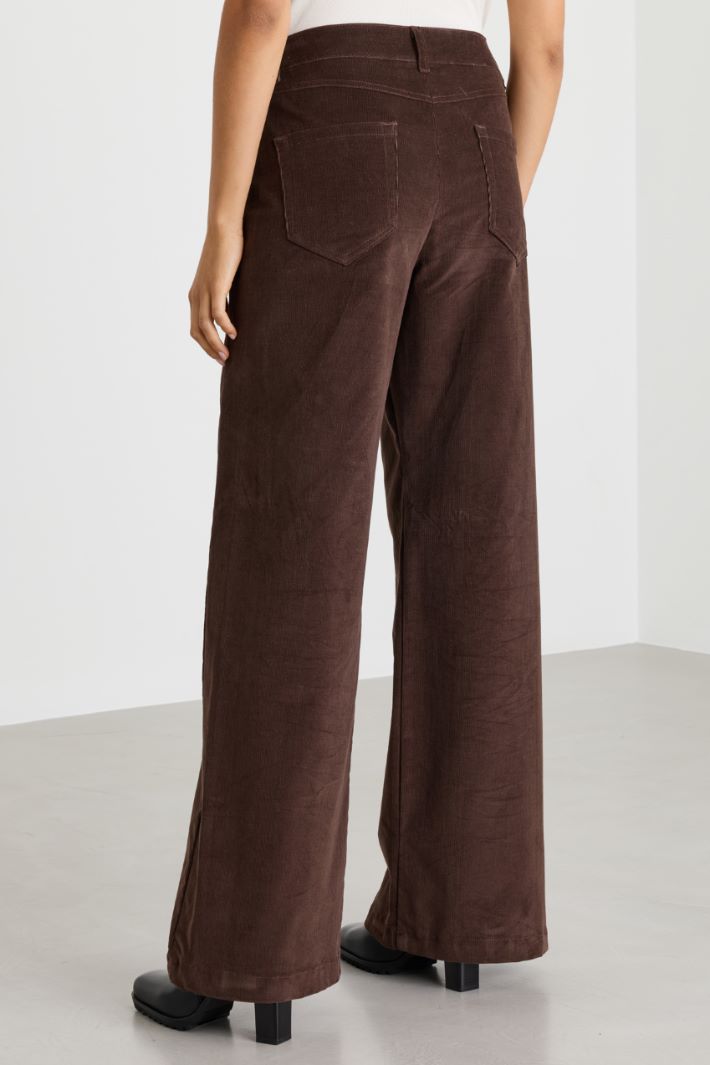 Wide-leg velvet trousers - BROWN - Intrend - 4
