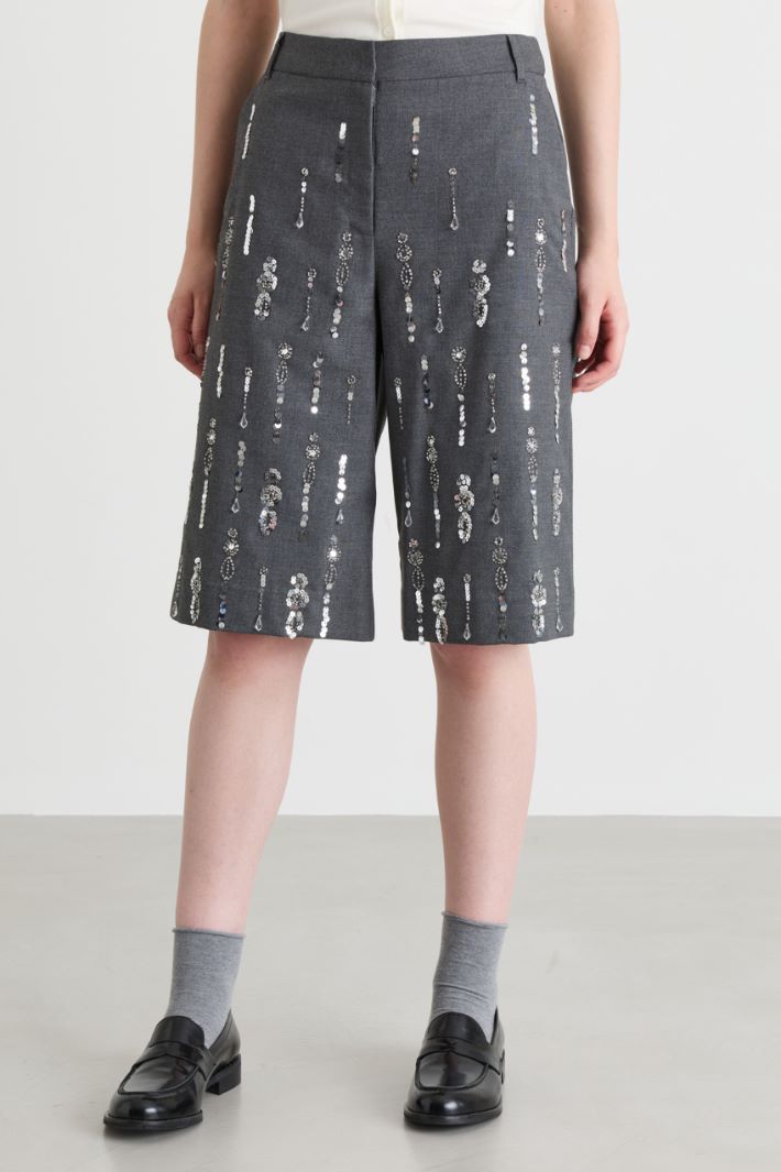 Sequinned and appliquéd shorts - GREY - Intrend - 2