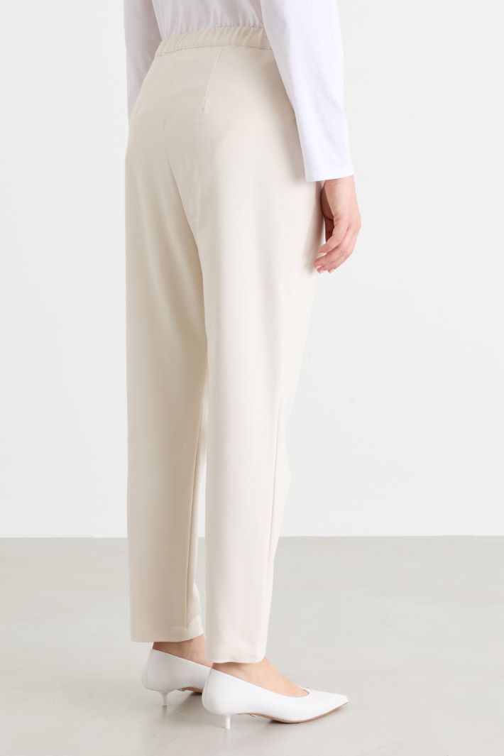 Slim-fit trousers with an elasticated waist - WHITE - Intrend - 4