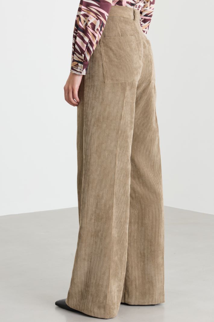 Pantalone ampio in velluto - CAMMELLO - Intrend - 4
