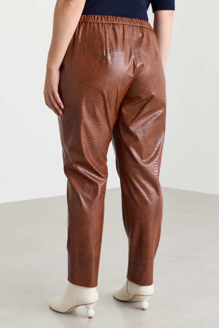 Coated fabric trousers - BROWN - Intrend - 4