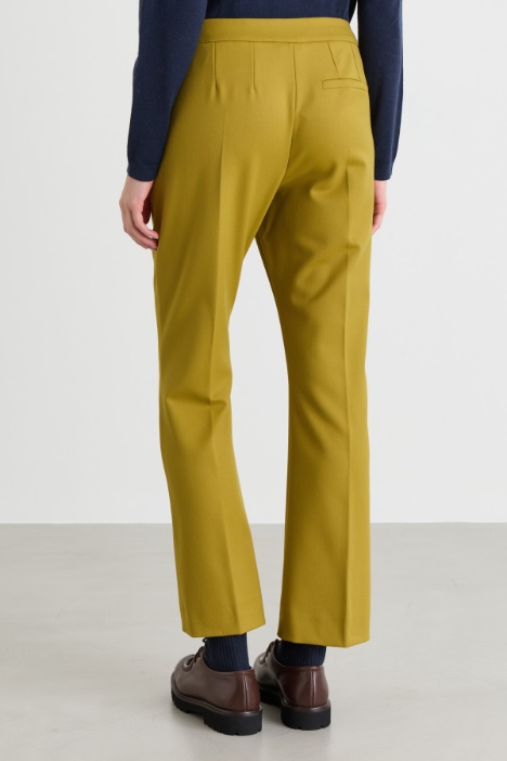 Pantalone flare