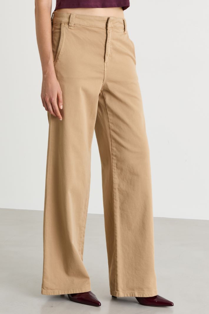 Wide-fit fleece-effect cotton satin trousers - CAMEL - Intrend - 2