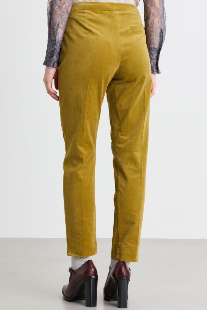 Slim-fit smooth velvet trousers - YELLOW - Intrend - 4