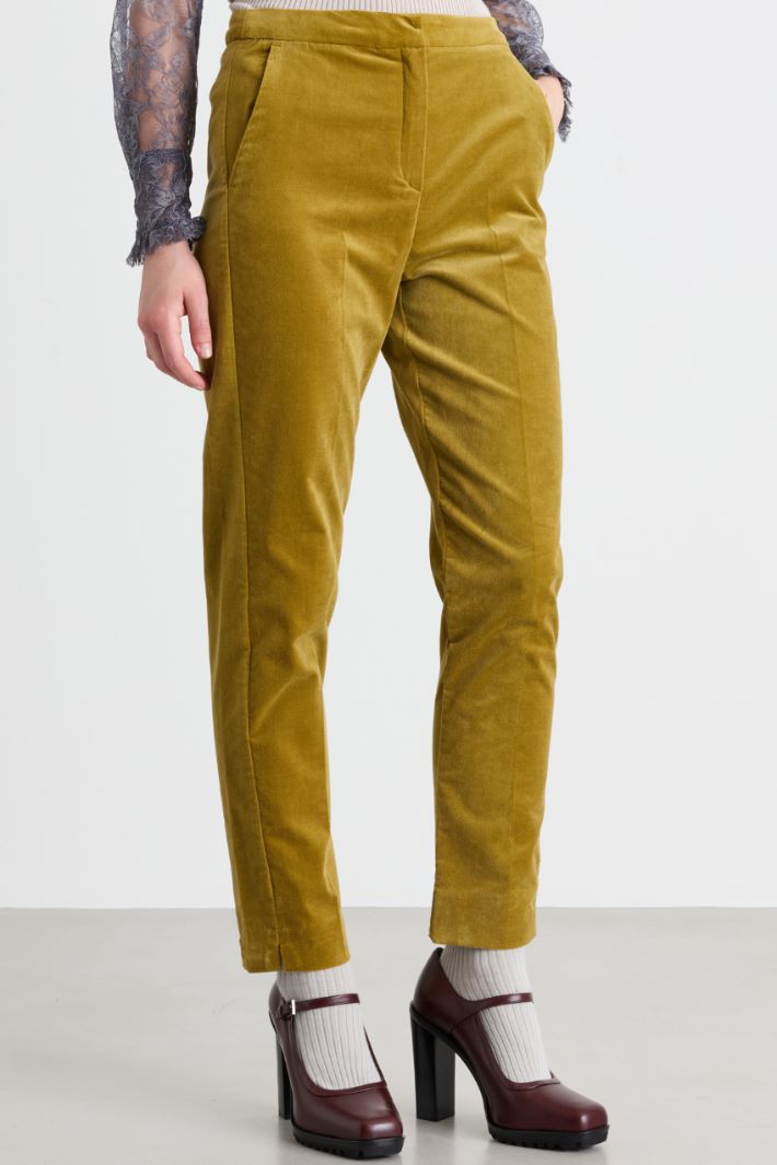 Slim-fit smooth velvet trousers - YELLOW - Intrend - 2