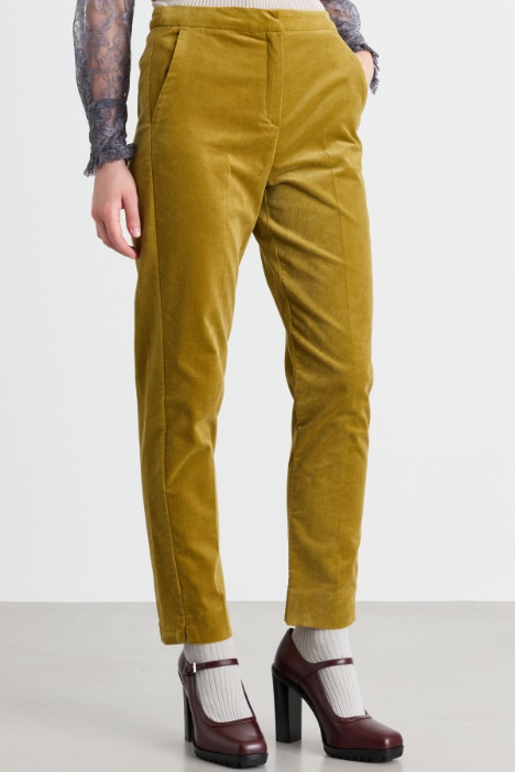Pantalone aderente in velluto liscio