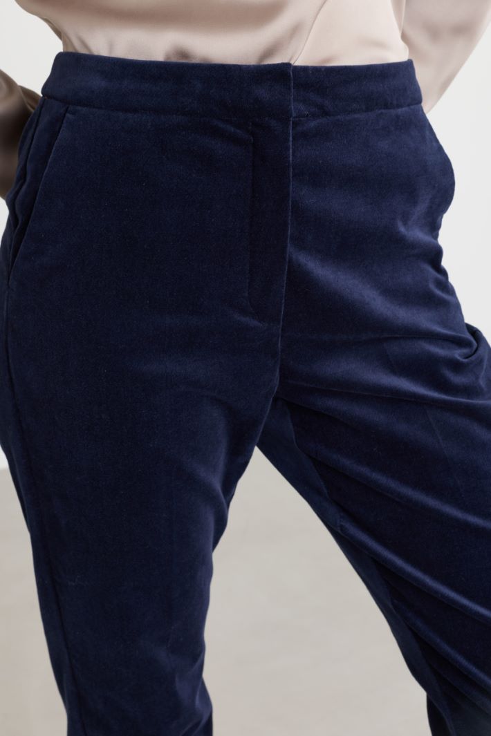 Slim-fit smooth velvet trousers - BLUE - Intrend - 3